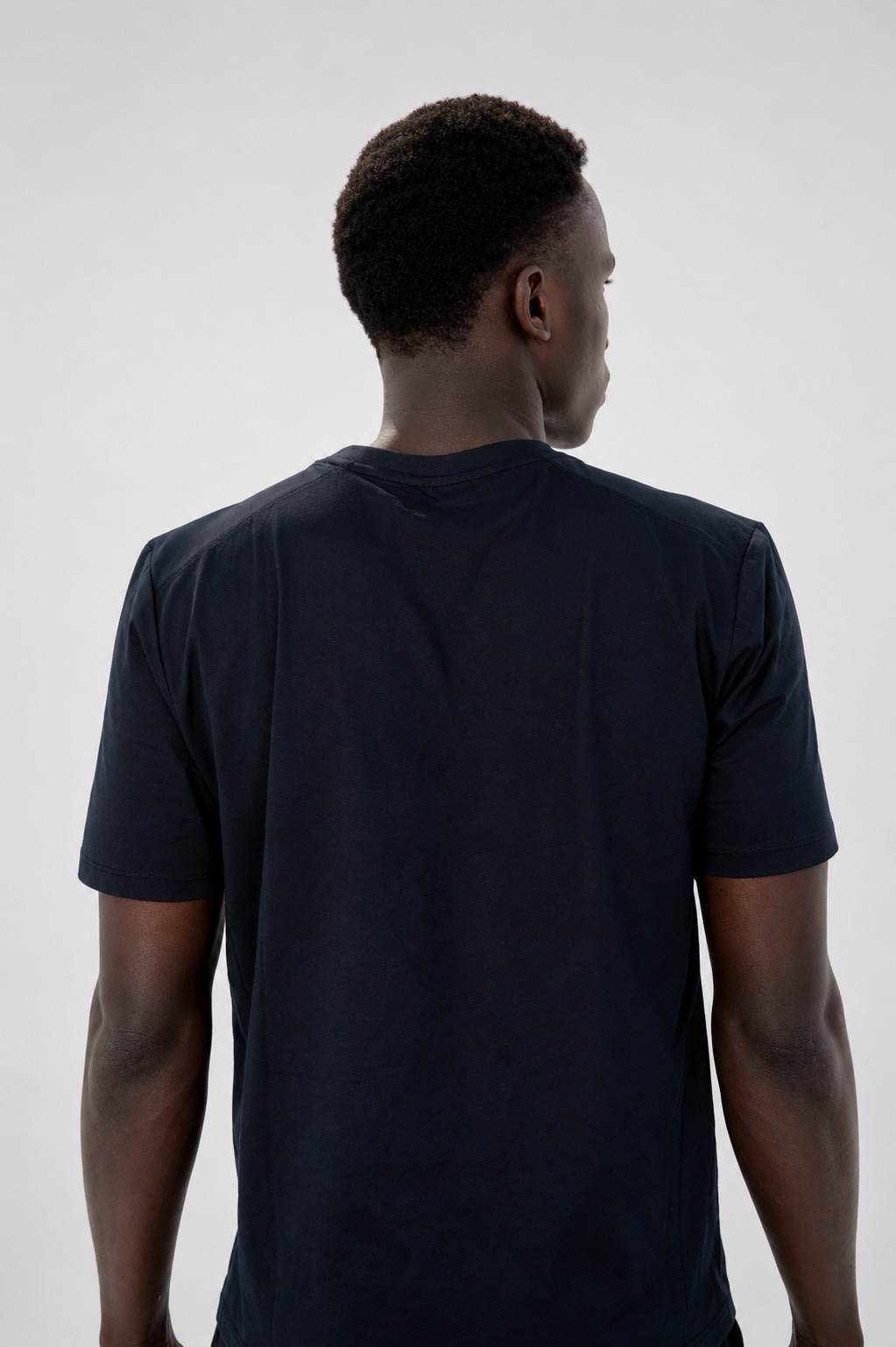 Camiseta deportiva de manga corta cuello redondo